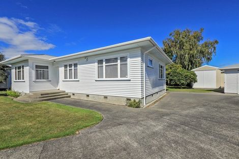 Photo of property in 437 Dalcross Street, Mayfair, Hastings, 4122