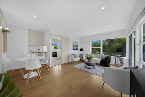 Photo of property in 4/38 Old Lake Road, Narrow Neck, Auckland, 0624