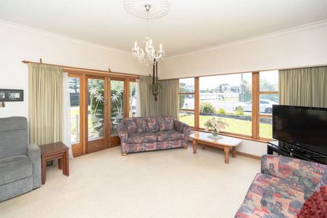 Photo of property in 63 Braid Road, St Andrews, Hamilton, 3200