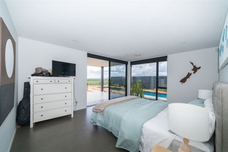 Photo of property in 69 County Heights Drive, Aokautere, Palmerston North, 4471