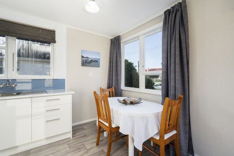 Photo of property in 17 Wilson Crescent, Highbury, Palmerston North, 4412