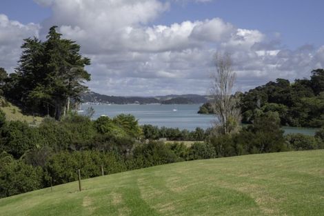 Photo of property in 16 Te Akau Drive, Russell, 0272