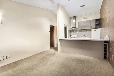 Photo of property in 6/219 Grant Road, Thorndon, Wellington, 6011