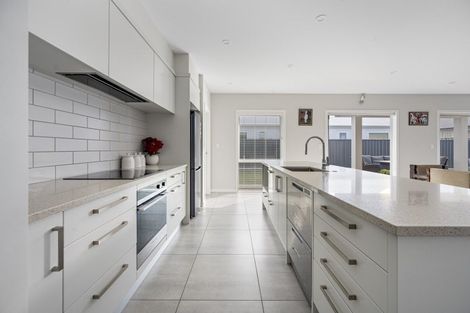 Photo of property in 48 Kenny Road, Te Awa, Napier, 4110