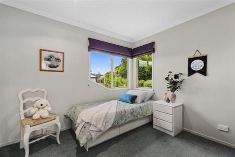 Photo of property in 18 Schopolo Place, Schnapper Rock, Auckland, 0632