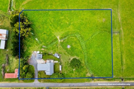 Photo of property in 178 Waikawa Beach Road, Manakau, Levin, 5573