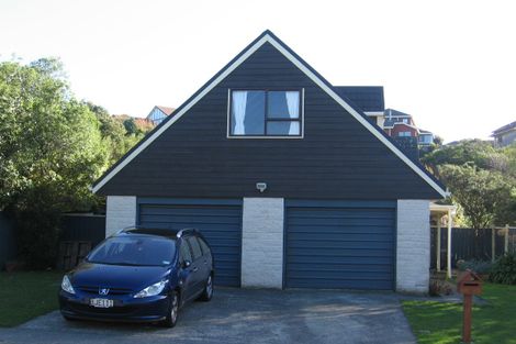 Photo of property in 17 Burbank Crescent, Churton Park, Wellington, 6037