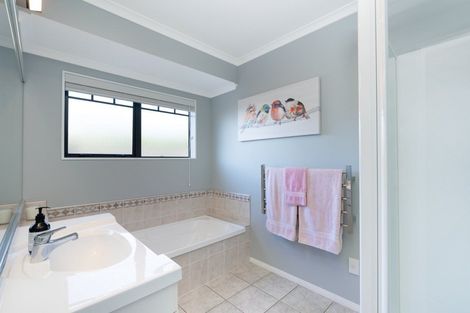 Photo of property in 40 Pacific Cove Drive, Papamoa Beach, Papamoa, 3118