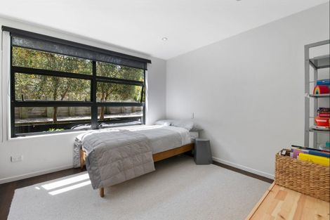 Photo of property in 1/11 Pullum Street, Birkenhead, Auckland, 0626