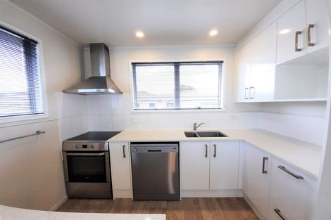 Photo of property in 44 Sunlands Drive, Manurewa, Auckland, 2102