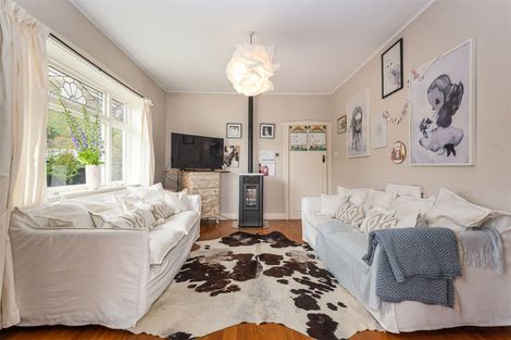 Photo of property in 31 Flavell Street, Heathcote Valley, Christchurch, 8022