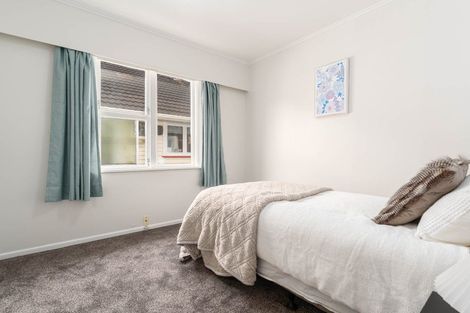 Photo of property in 127 Parkvale Road, Karori, Wellington, 6012