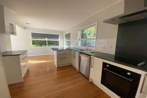 Photo of property in 16a Walbrook Road, Manly, Whangaparaoa, 0930