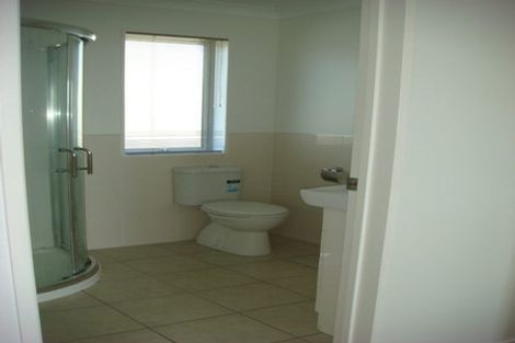 Photo of property in 5b Henry Street, Avondale, Auckland, 1026
