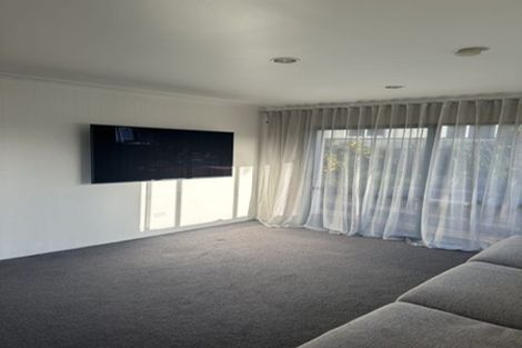 Photo of property in 2/840 Whangaparaoa Road, Manly, Whangaparaoa, 0930