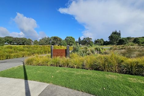 Photo of property in 13 Birdie Lane, Waiwhakaiho, New Plymouth, 4312