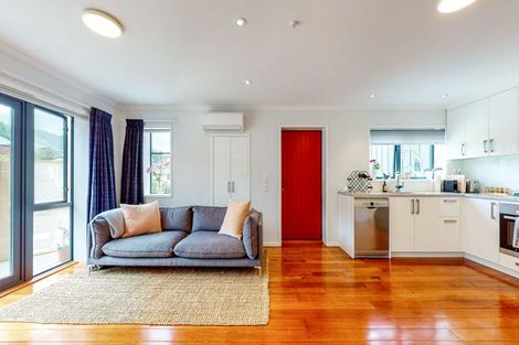Photo of property in 11 Jacobsen Lane, Ngaio, Wellington, 6035