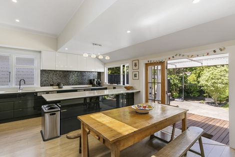 Photo of property in 57 Waipapa Road, Hataitai, Wellington, 6021