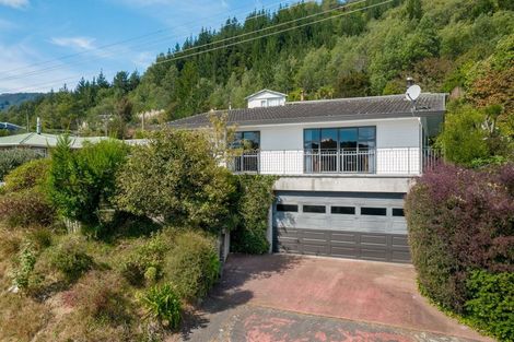 Photo of property in 97 Milton Terrace, Picton, 7220