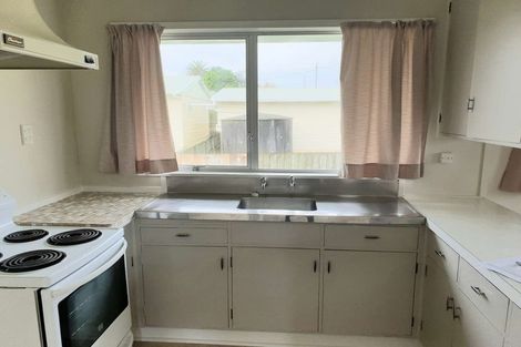 Photo of property in 2/35 Paramu Avenue, Birkdale, Auckland, 0626