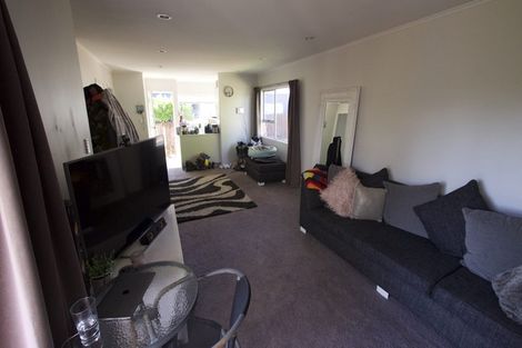 Photo of property in 15 Devonshire Road, Unsworth Heights, Auckland, 0632