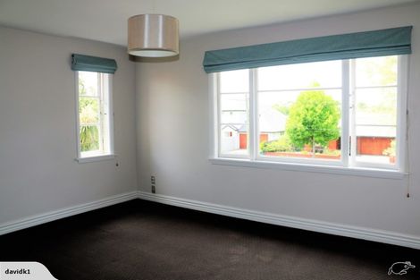 Photo of property in 35 Garreg Road, Fendalton, Christchurch, 8052