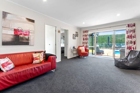 Photo of property in 29 Knights Road, Rothesay Bay, Auckland, 0630