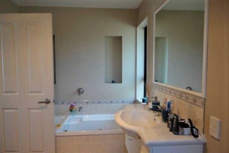 Photo of property in 33 Dufek Crescent, Wigram, Christchurch, 8042