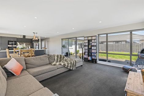 Photo of property in 21 Shale Court, Rolleston, 7614