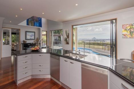 Photo of property in 300 Waitaha Road, Welcome Bay, Tauranga, 3112