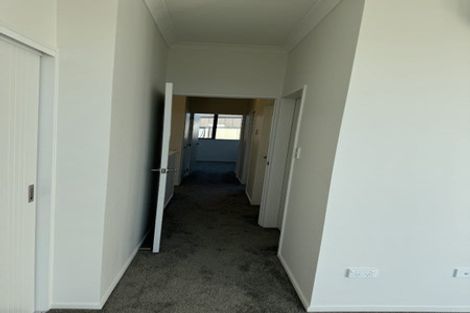 Photo of property in 14 Parahau Road, Papakura, 2110