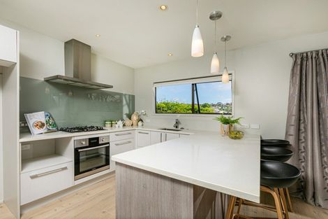 Photo of property in 1/3 Aotearoa Terrace, Murrays Bay, Auckland, 0630