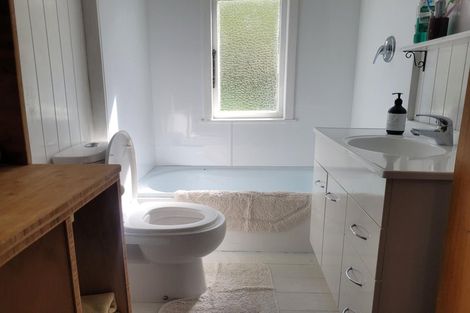 Photo of property in 185 Bucks Road, Tauwharenikau, Featherston, 5773