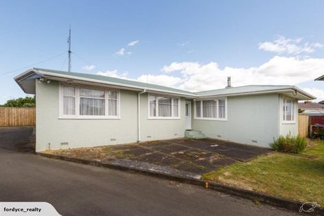 Photo of property in 9 Greenock Place, Awapuni, Palmerston North, 4412