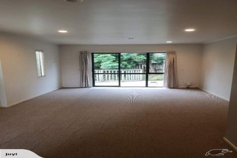 Photo of property in 1/6 John Jennings Drive, Oteha, Auckland, 0632