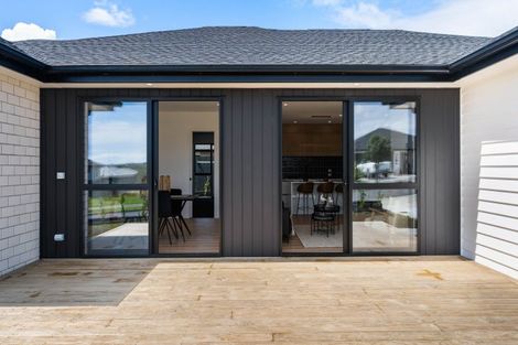 Photo of property in 4 Dame Nganeko Drive, Glenbrook, 2681