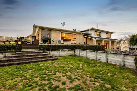 Photo of property in 14 Sequoia Grove, Merrilands, New Plymouth, 4312