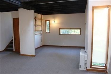 Photo of property in 21 Kakariki Grove, Waikanae, 5036