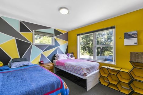 Photo of property in 76 Raroa Terrace, Tawa, Wellington, 5028