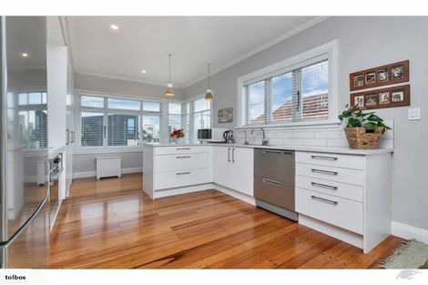 Photo of property in 1 Cochrane Road, Hobsonville, Auckland, 0616