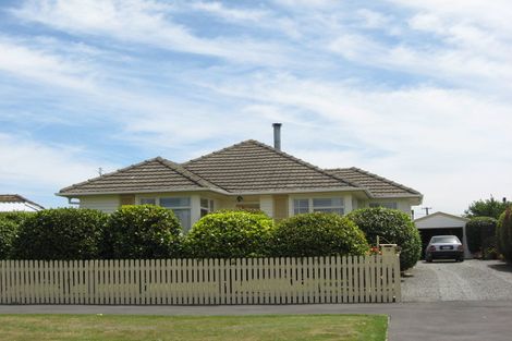 Photo of property in 19 Emlyn Place, Avondale, Christchurch, 8061