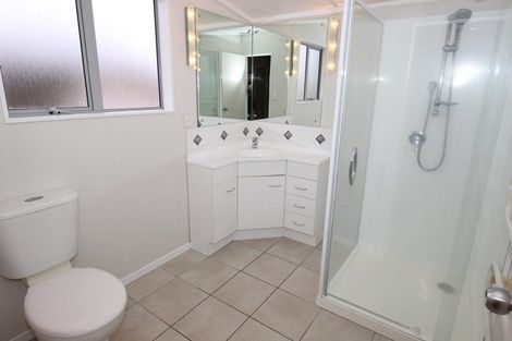 Photo of property in 811b Whangaparaoa Road, Manly, Whangaparaoa, 0930