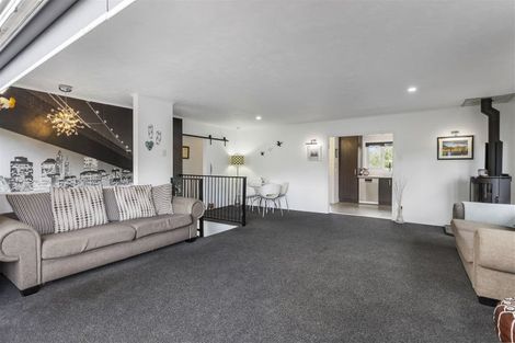 Photo of property in 76 Marine Parade, Mellons Bay, Auckland, 2014