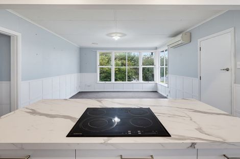 Photo of property in 12 Holland Crescent, Bulls, 4818