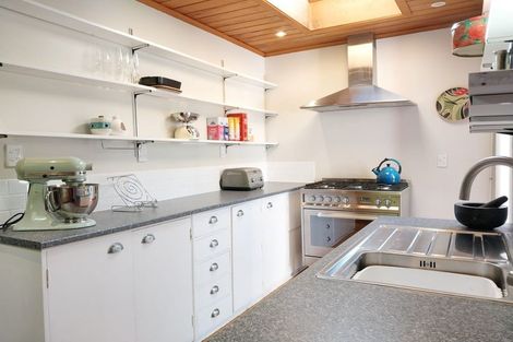 Photo of property in 23 Ascot Street, Thorndon, Wellington, 6011