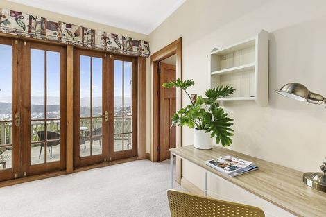 Photo of property in 35 Karepa Street, Brooklyn, Wellington, 6021