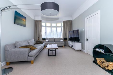 Photo of property in 43 Rhodes Street, Waimate, 7924