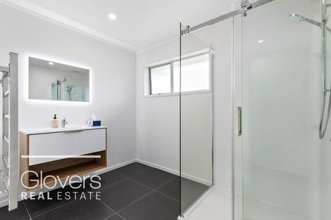 Photo of property in 10 Seabar Place, Glen Eden, Auckland, 0602