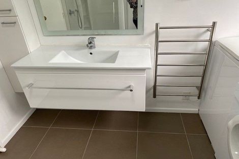 Photo of property in 4/49 Maungaraki Road, Korokoro, Lower Hutt, 5012