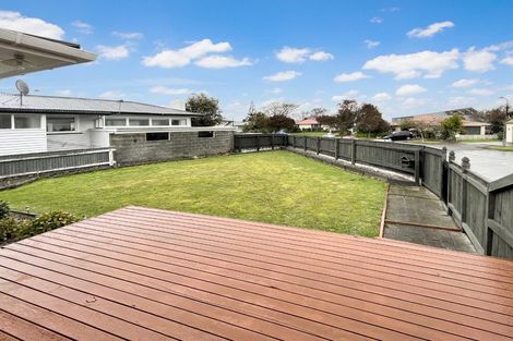 Photo of property in 8 Woburn Place, Takaro, Palmerston North, 4412